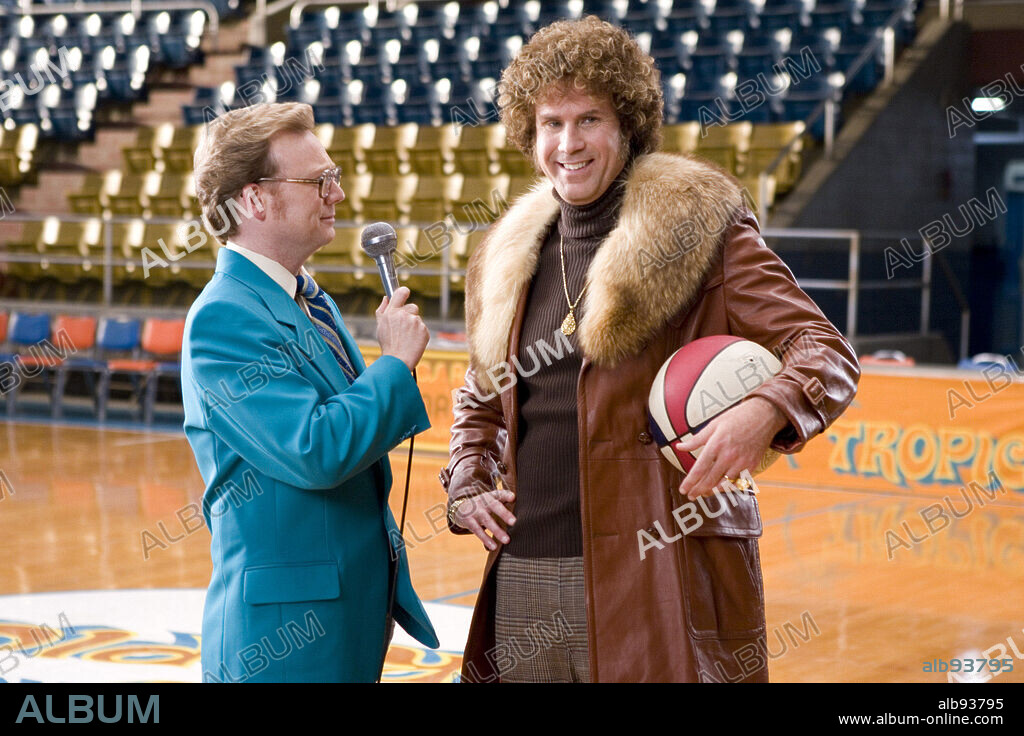 ANDREW DALY y WILL FERRELL en SEMI-PRO, 2008, dirigida por KENT ALTERMAN. Copyright DONNERS 'COMPANY/MOSAIC MEDIA GROUP/NEW LINE CINEMA / MASI, FRANK.