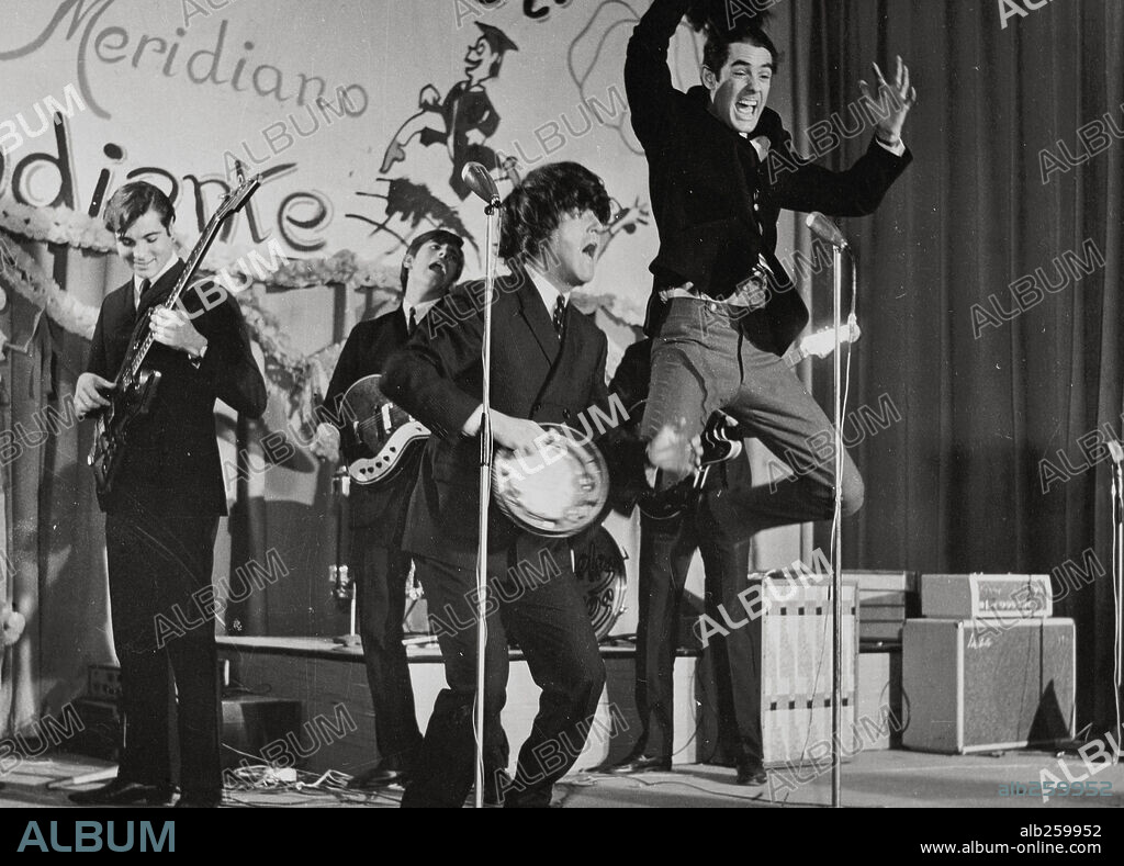 DUO DINAMICO, MANUEL DE LA CALVA y RAMON ARCUSA en UNA CHICA PARA DOS, 1968.