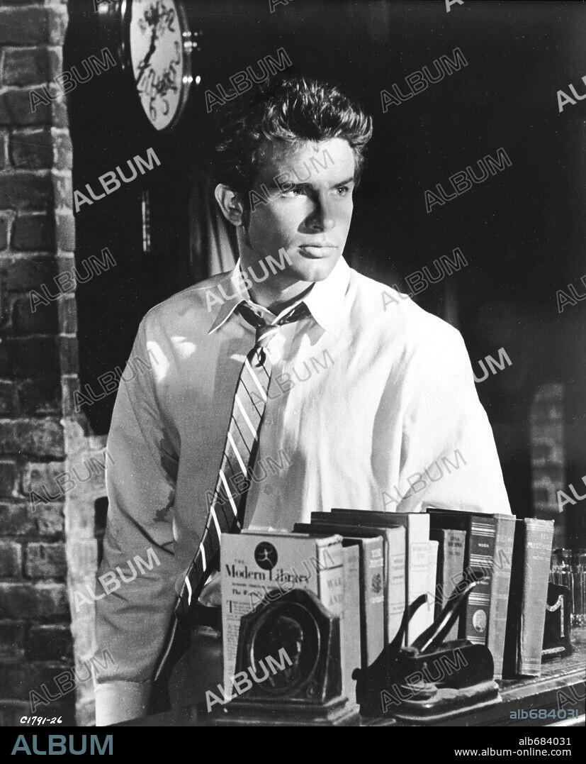 WARREN BEATTY en SU PROPIO INFIERNO, 1962 (ALL FALL DOWN), dirigida por JOHN FRANKENHEIMER. Copyright M.G.M.