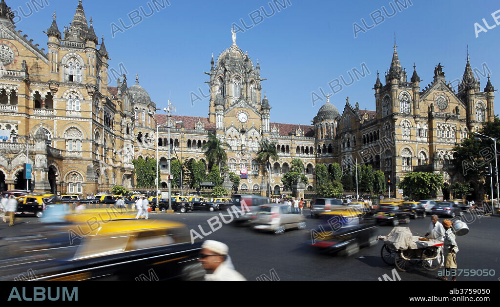 Chhatrapati Shivaji Terminus (Victoria Terminus), UNESCO World Heritage Site, Mumbai, Maharashtra, India, Asia.