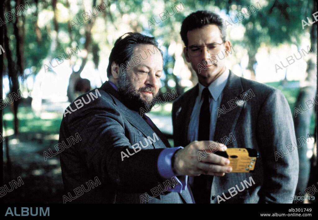 CAMPBELL SCOTT in THE SPANISH PRISONER, 1997, directed by DAVID MAMET. Copyright SWEETLAND FILMS.