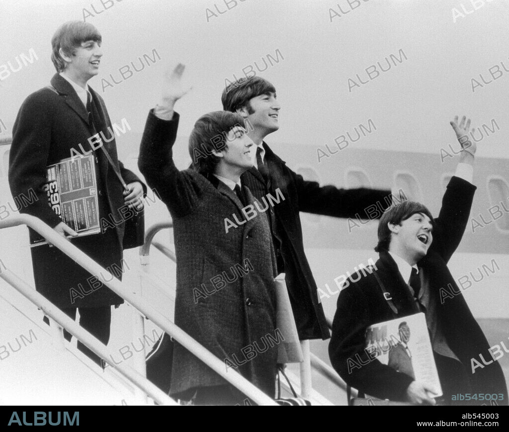 GEORGE HARRISON, JOHN LENNON, PAUL MacCARTNEY, RINGO STARR y THE BEATLES. 1964