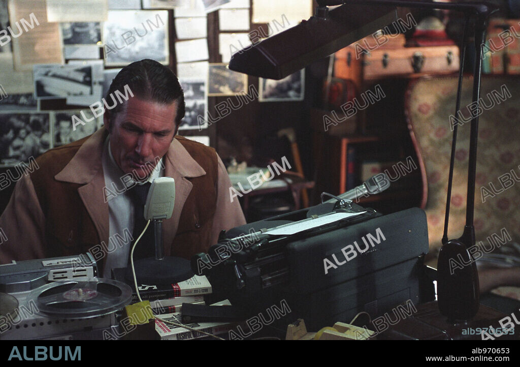 RICHARD GERE en LA GRAN ESTAFA, 2006 (THE HOAX), dirigida por LASSE HALLSTROM. Copyright MIRAMAX FILMS.