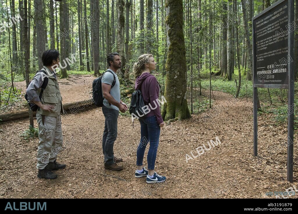 NATALIE DORMER, TAYLOR KINNEY y YUKIYOSHI OZAWA en BOSQUE DE LOS SUICIDIOS, 2016 (THE FOREST), dirigida por JASON ZADA. Copyright AI-FILM/LAVA BEAR FILMS.