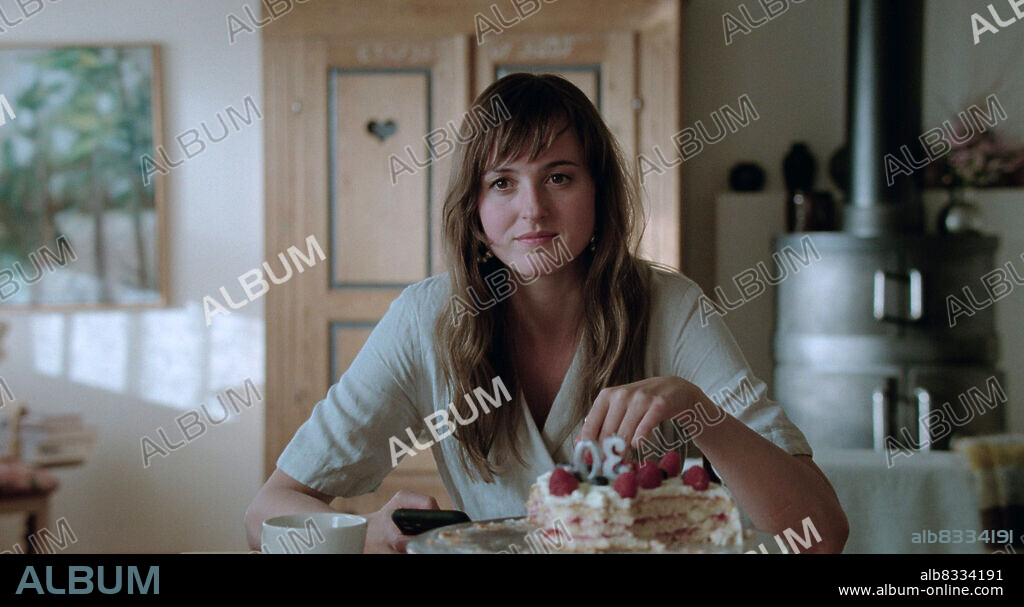 Renate Reinsve en LA PEOR PERSONA DEL MUNDO, 2021 (VERDENS VERSTE MENNESKE), dirigida por JOACHIM TRIER. Copyright Arte France Cinéma B/Reel Films.