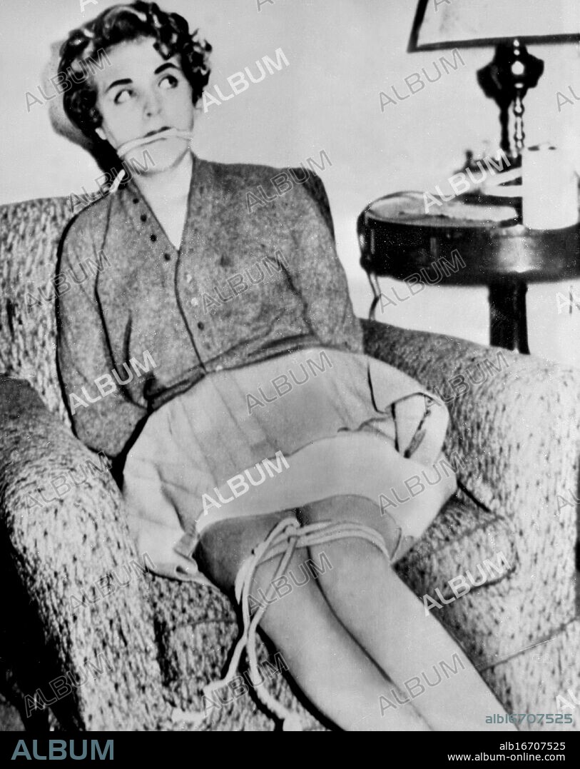 Killer Harvey Glatman took this photo of Hollywood model Judy Dull, aged 19, before he raped and strangled her and left her body near Indio, California. Glatman was sentanced to death, December 17th 1958, after admitting he took Miss Dull and two other women into the desert and froced them to pose for nude photographs before he murdered them. Glatmen met the women by posing as a professional glamour photographer, he was captured while attempting a 4th kidnapping.