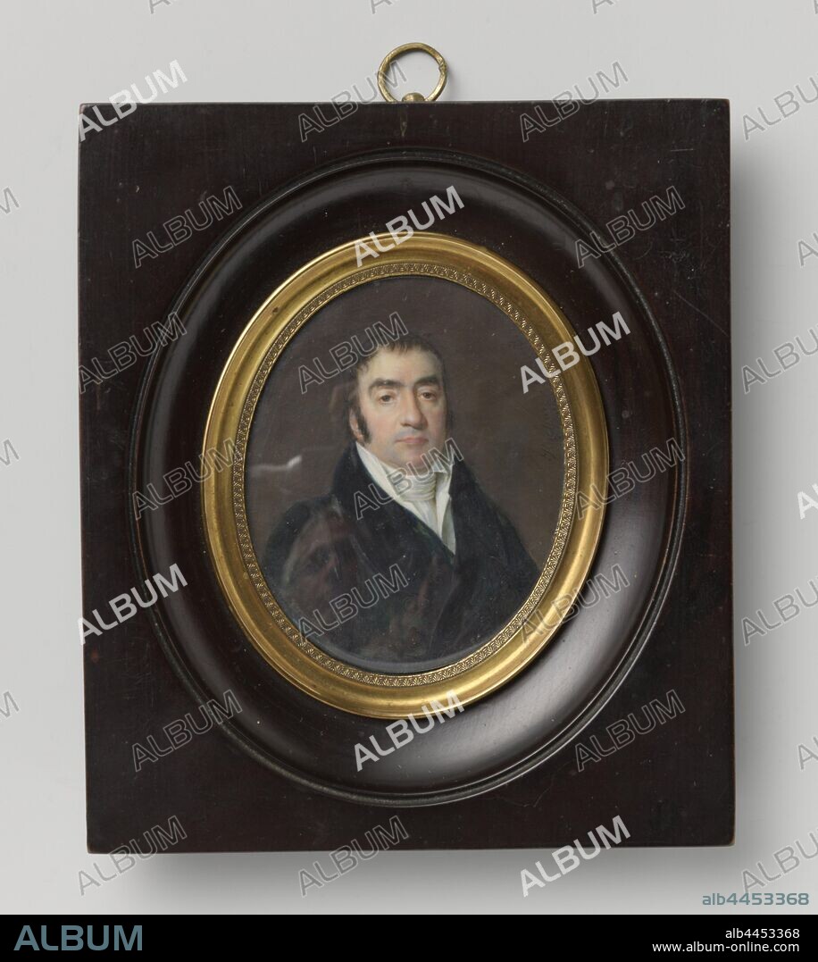 Portrait of Herman Willem Daendels, Oval portrait of Herman Willem Daendels in rectangular wooden frame. Brisket of a man, head turned to the left, in a black jacket. Probably made after Daendels' return from Russia, Herman Willem Daendels, Simon Jacques Rochard, Paris, 1815, wood (plant material), w 14.8 cm × h 12.5 cm × d 1.8 cm.