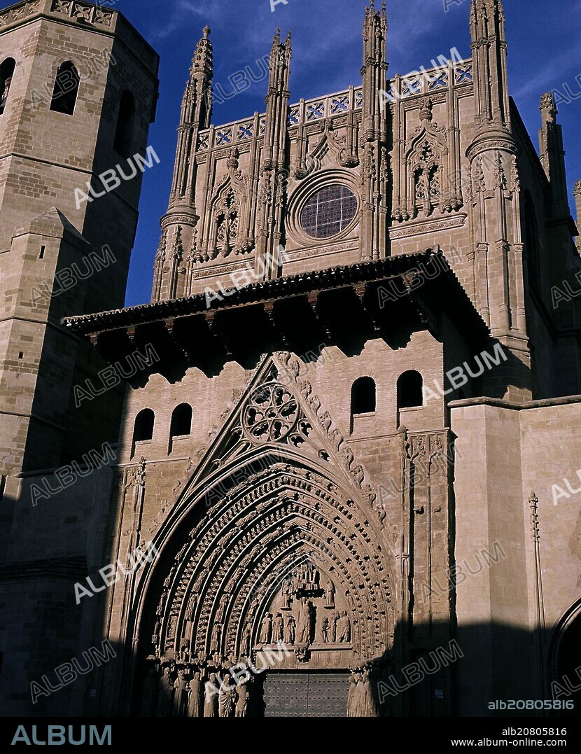 PORTADA PRINCIPAL DE LA CATEDRAL DE HUESCA - SIGLO XIV - GOTICO ESPAÑOL.