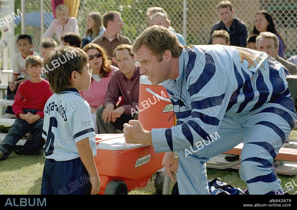 ELLIOT CHO and WILL FERRELL in KICKING & SCREAMING, 2005, directed by JESSE DYLAN. Copyright UNIVERSAL PICTURES / HANOVER, SUZANNE.