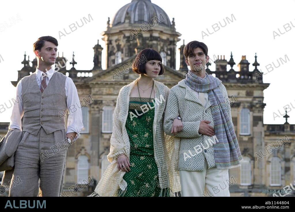 BEN WHISHAW, HAYLEY ATWELL and MATTHEW GOODE in BRIDESHEAD REVISITED, 2008, directed by JULIAN JARROLD. Copyright 2 ENTERTAIN/BBC FILMS/ECOSSE FILMS/HANWAY FILMS/ / DOVE, NICOLA.