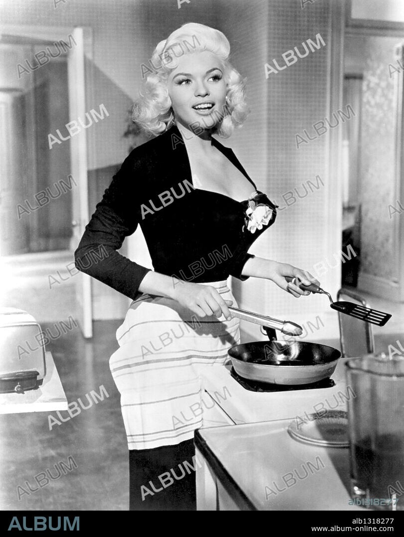 JAYNE MANSFIELD in THE GIRL CAN'T HELP IT, 1956, directed by FRANK TASHLIN. Copyright 20TH CENTURY FOX.