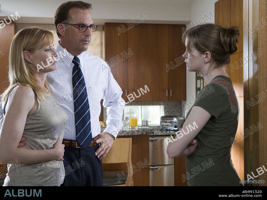DANIELLE PANABAKER, KEVIN COSTNER y MARG HELGENBERGER en MR. BROOKS, 2007, dirigida por BRUCE A. EVANS. Copyright METRO GOLDWYN MAYER / GLASS, BEN.