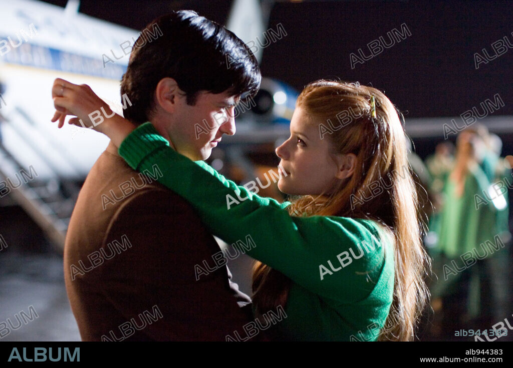 KATE MARA und WES BROWN in WE ARE MARSHALL, 2006, unter der Regie von MCG. Copyright WARNER BROS. PICTURES / MASI, FRANK.