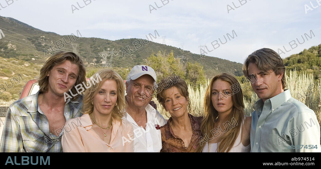 DERMOT MULRONEY, FELICITY HUFFMAN, GARRETT HEDLUND, GARRY MARSHALL, JANE FONDA and LINDSAY LOHAN in GEORGIA RULE, 2007, directed by GARRY MARSHALL. Copyright UNIVERSAL PICTURES/MORGAN CREEK PRODUCTIONS/TRUST ME / BATZDORFF, RON.