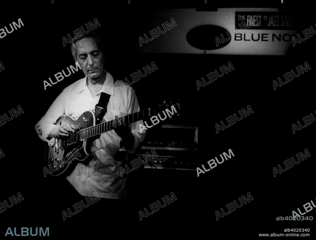 Pat Martino, PIzza Express, Dean St, Soho, London, July 2001.