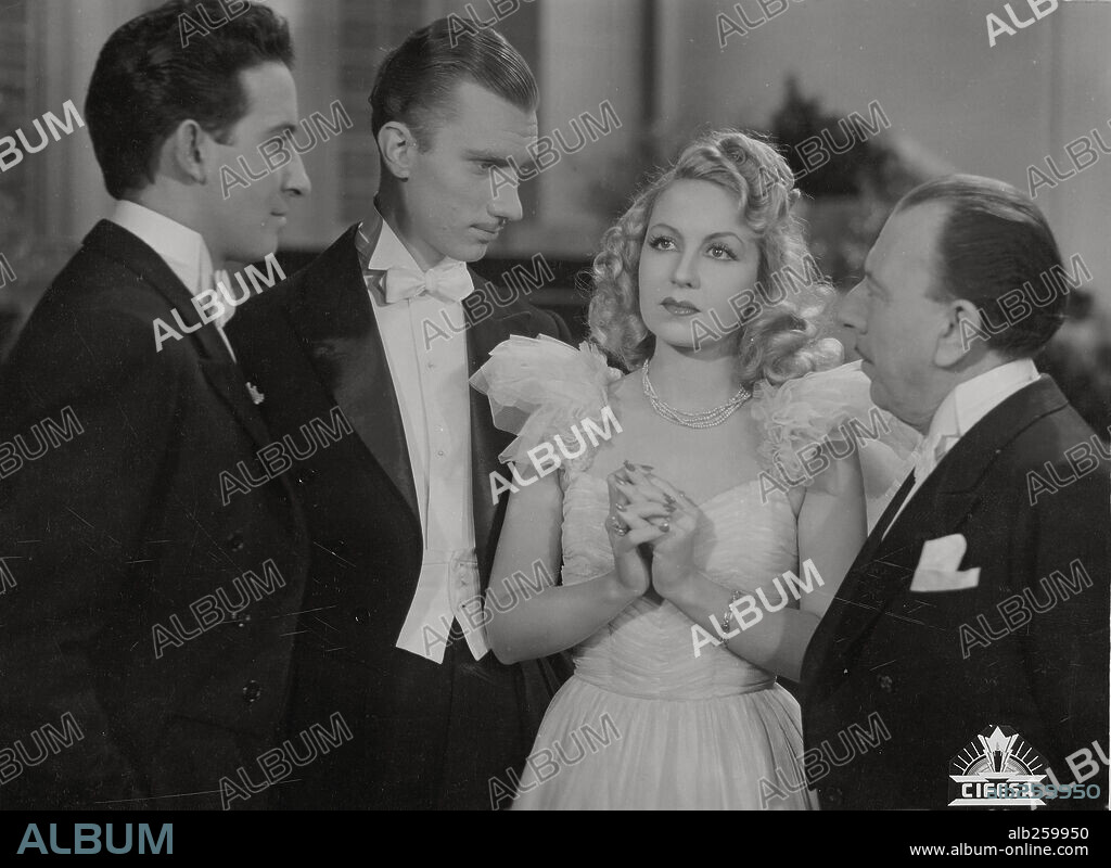 FERNANDO FERNAN GOMEZ, JOSE ISBERT y JOSITA HERNAN en UNA CHICA DE OPERETA, 1944, dirigida por RAMON QUADRENY. Copyright CIFESA.