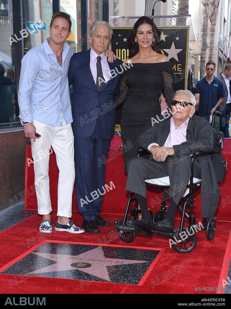 November 6, 2018 - Hollywood, California, U.S. - Cameron Douglas, Michael Douglas, Kirk Douglas and Catherine Zeta-Jones joins the Walk of Fame in honoring Michael Douglas with a star in Hollywood. 06/11/2018