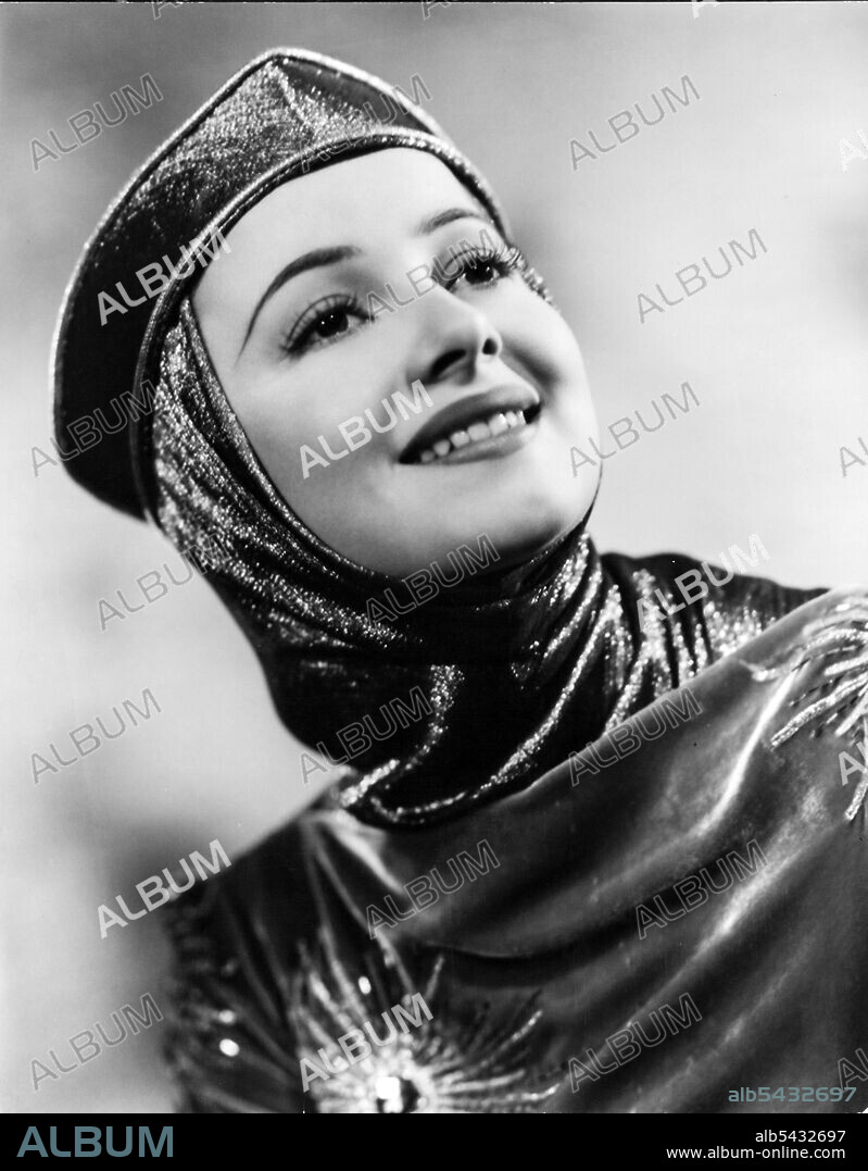OLIVIA DE HAVILLAND in THE ADVENTURES OF ROBIN HOOD, 1938, directed by MICHAEL CURTIZ and WILLIAM KEIGHLEY. Copyright WARNER BROTHERS.