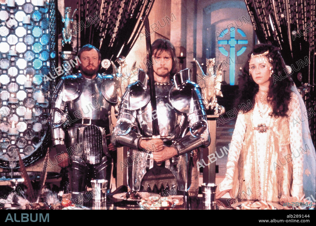 Arthur, CHERIE LUNGHI und NIGEL TERRY. CHERIE LUNGHI und NIGEL TERRY in EXCALIBUR, 1981, unter der Regie von JOHN BOORMAN. Copyright ORION/WARNER BROTHERS.
