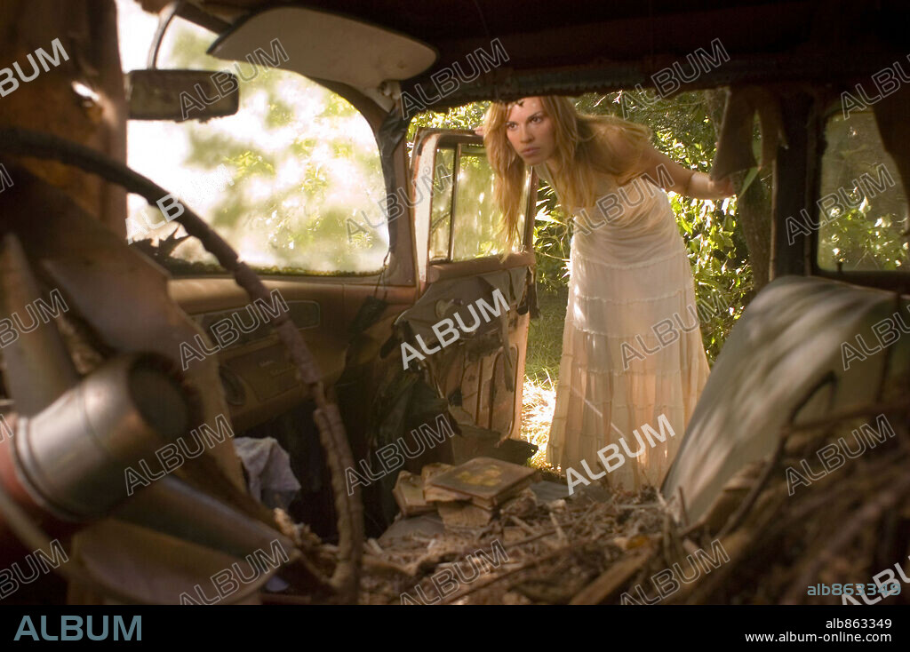 HILARY SWANK en LA COSECHA, 2007 (THE REAPING), dirigida por STEPHEN HOPKINS. Copyright WARNER BROS. PICTURES / PAGE, GENE.