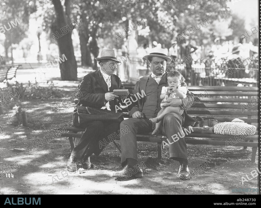 ALDO FABRIZI in PROFESSOR MY SON, 1946 (MIO FIGLIO PROFESSORE). Copyright LUX FILM.