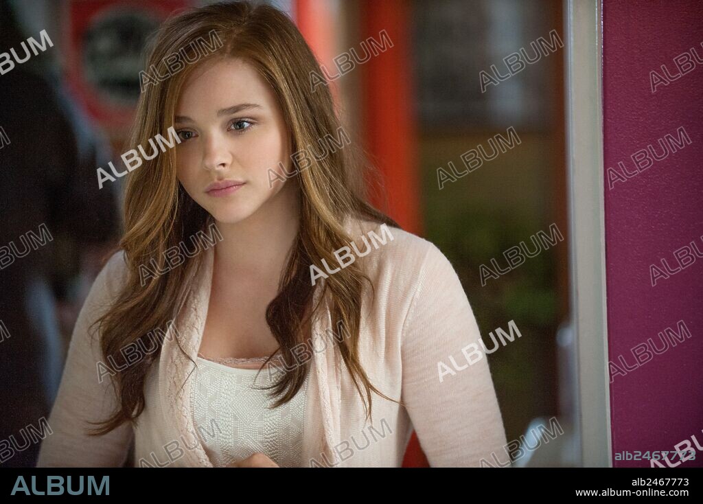 CHLOE GRACE MORETZ en SI DECIDO QUEDARME, 2014 (IF I STAY), dirigida por R. J. CUTLER. Copyright NEW LINE CINEMA / WARNER BROS.