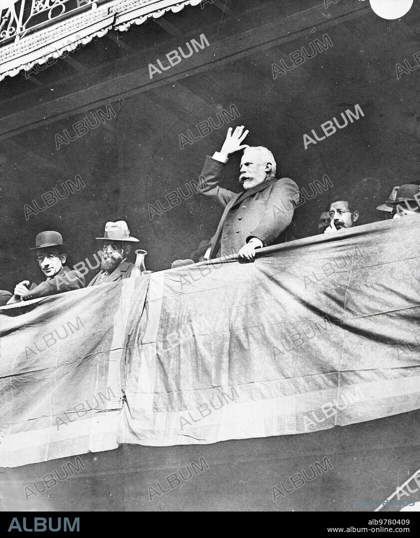 1910. El fundador del Psoe, Pablo Iglesias, en pleno discurso.