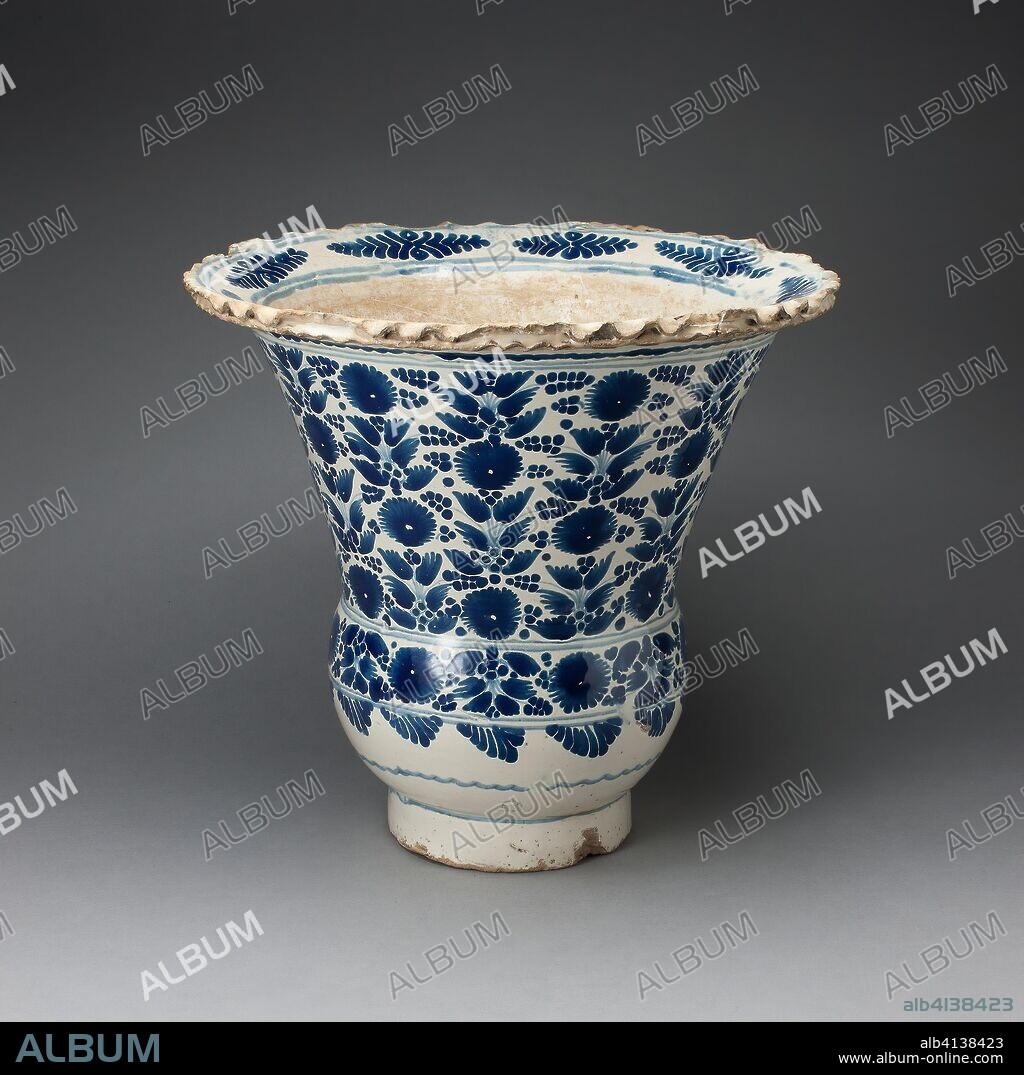 Urn. Talavera poblana; Puebla, Mexico. Date: 1675-1700. Dimensions: H. 35 cm (13 3/4 in.). Tin-glazed earthenware. Origin: Puebla.