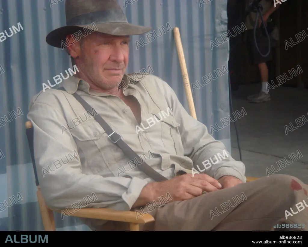 HARRISON FORD in INDIANA JONES AND THE KINGDOM OF THE CRYSTAL SKULL, 2008,  directed by STEVEN SPIELBERG. Copyright PARAMOUNT PICTURES/LUCASFILM/AMBLIN  ENTERTAINMENT/SANTO DO - Album alb37015