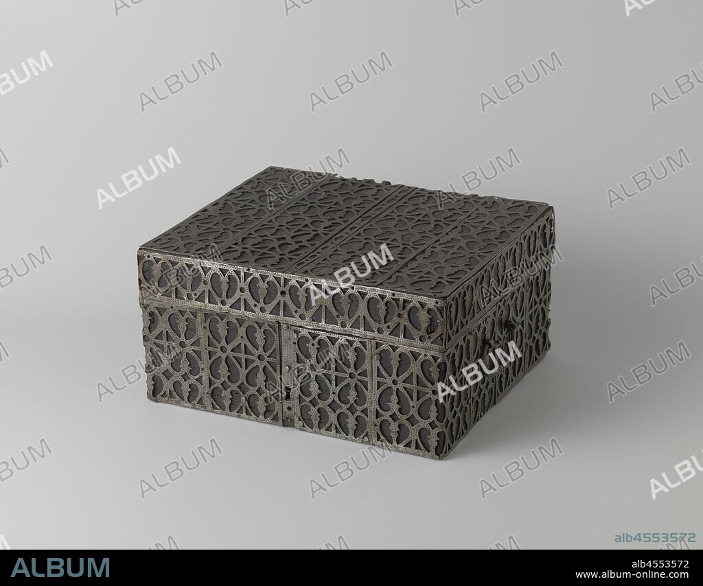 Wooden box with iron cladding, quadrangular wooden box, clad with openwork fittings from separate parts of wrought iron, which is adorned with a pointed dot pattern and which is attached to the wooden box with small nails. Two c-shaped handles on the sides., anonymous, West-Europa, c. 1500 - c. 1600, iron (metal), wood (plant material), forging, h 16.5 cm × w 33.5 cm × d 29 cm.