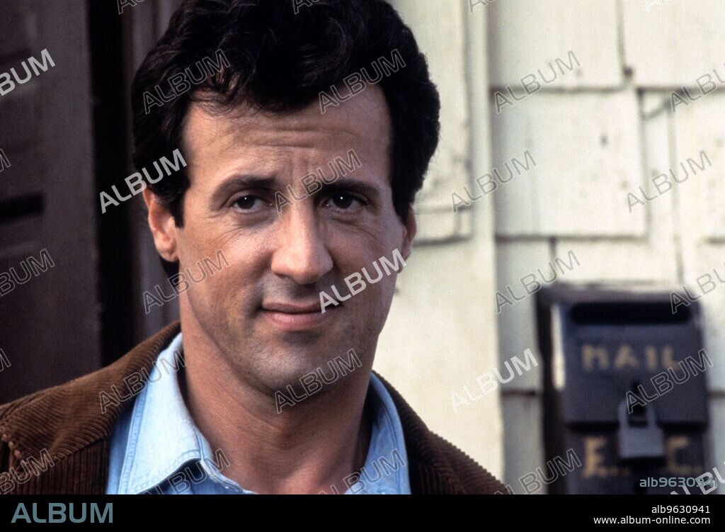 SYLVESTER STALLONE en ¡ALTO! O MI MADRE DISPARA, 1992 (STOP! OR MY MOM WILL SHOOT), dirigida por ROGER SPOTTISWOODE. Copyright UNIVERSAL/NORTHERN LIGHTS.