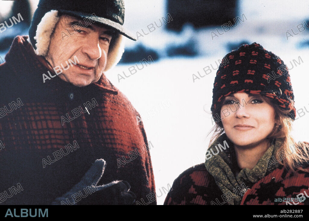 ANN-MARGRET and WALTER MATTHAU in GRUMPY OLD MEN, 1993, directed by DONALD PETRIE. Copyright WARNER BROTHERS.