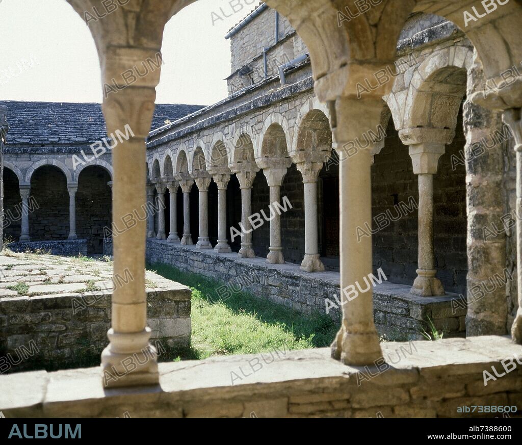 CLAUSTRO DE LA CATEDRAL DE RODA DE ISABENA - SIGLOS XI/XII - ROMANICO ESPAÑOL.