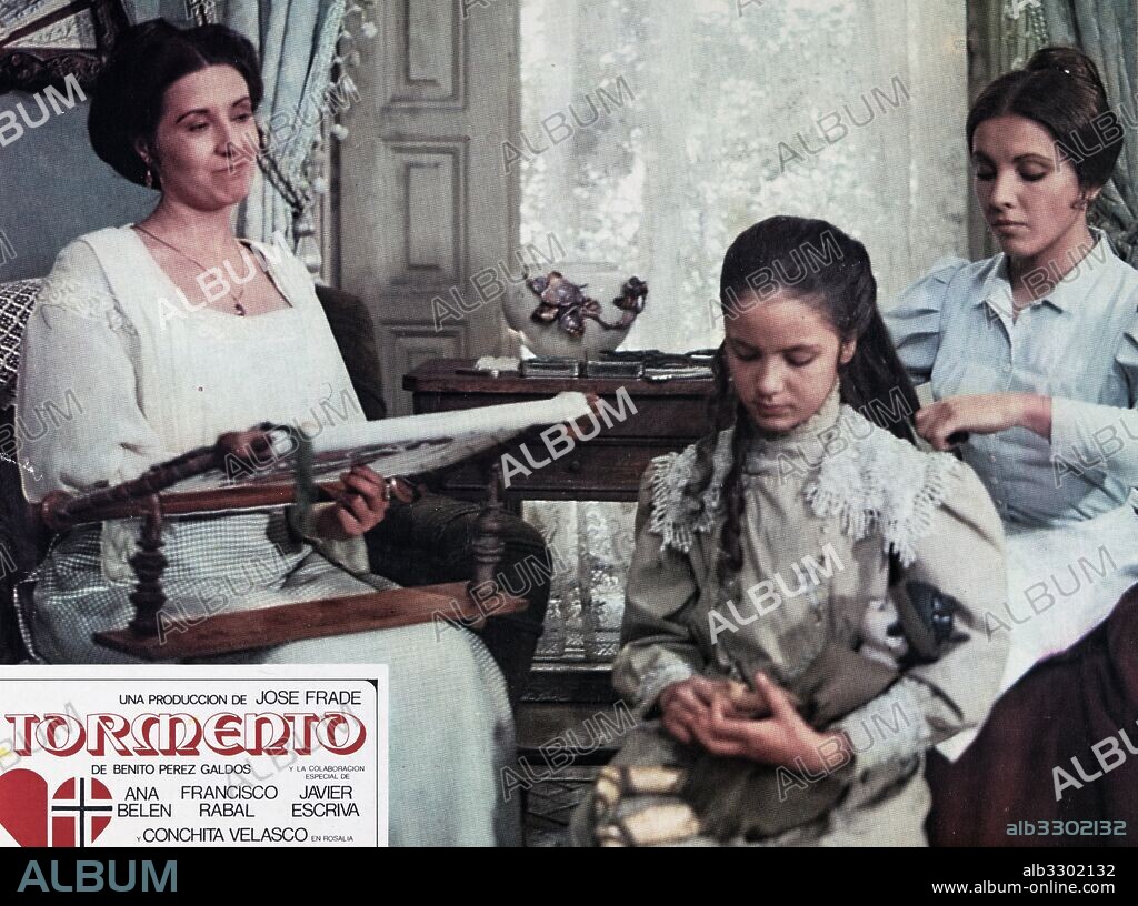 ANA BELEN y CONCHA VELASCO en TORMENTO, 1974, dirigida por PEDRO OLEA. Copyright ATLANTIDA FILMS.