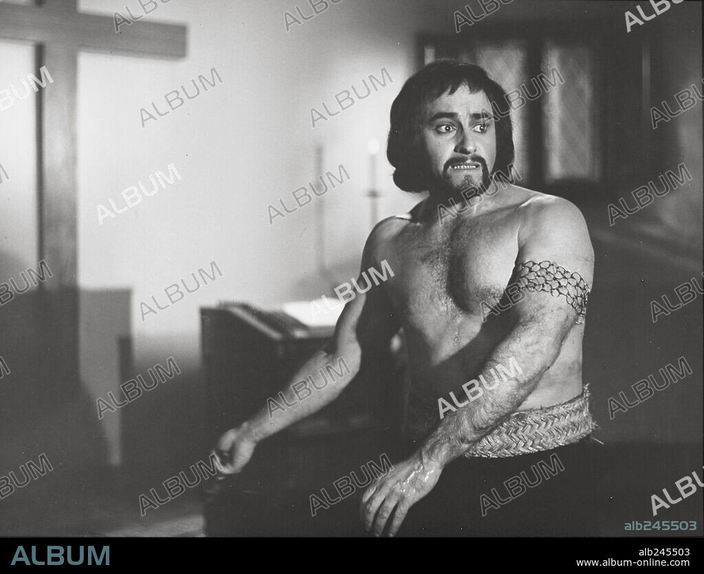 NASCHY, PAUL [MOLINA, JACINTO] en INQUISICION, 1976, dirigida por NASCHY, PAUL [MOLINA, JACINTO]. Copyright ANCLA CENTURY FILMS/ANUBIS FILMS.