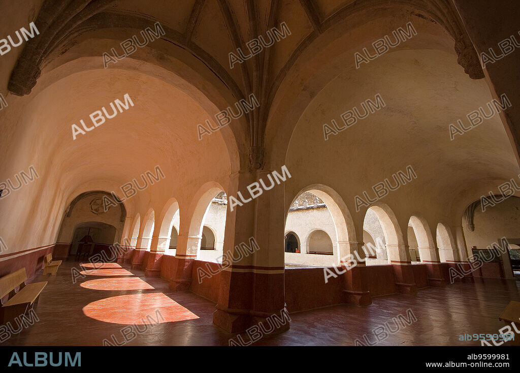 Pinturas murales en el claustro. Convento dominico de la Natividad(s.XVI).Tepoztlán. Estado de Morelos .México.
