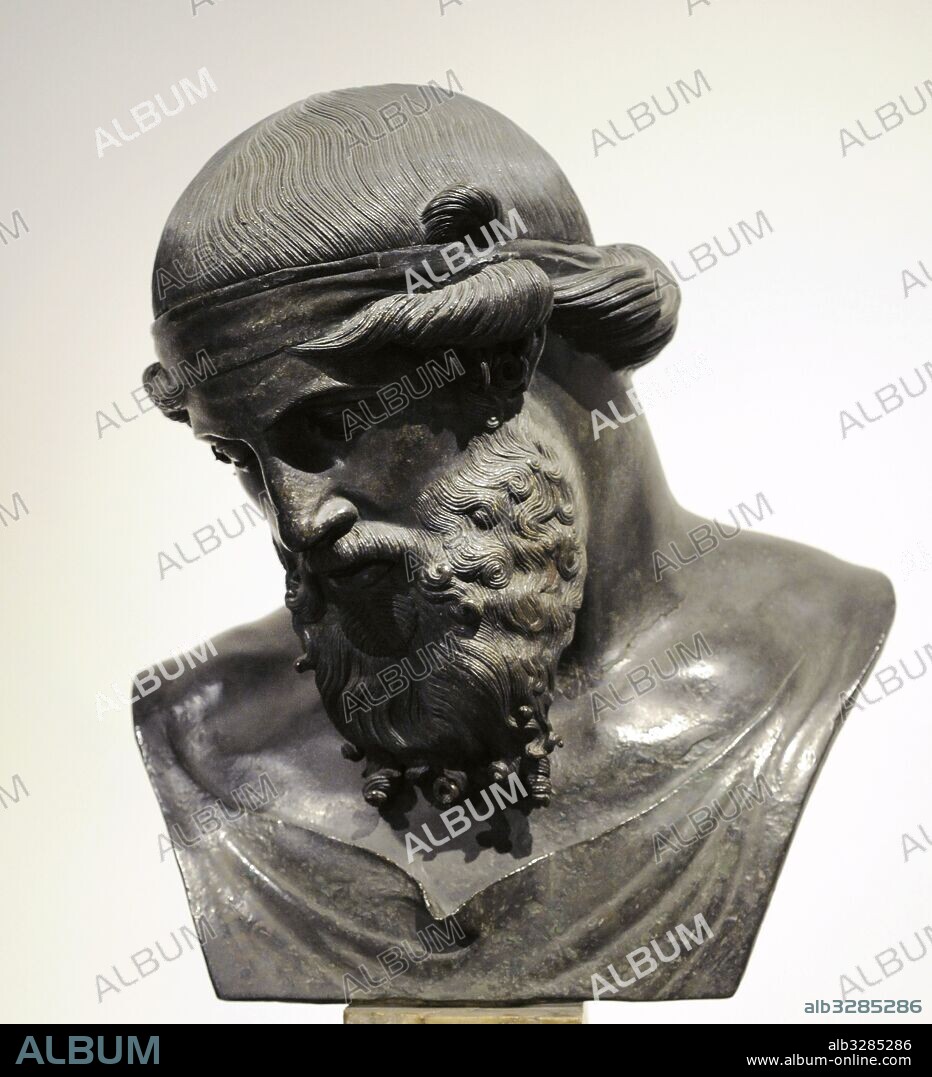 Dionisio. Dios del Vino. Busto romano. Bronce. Identificado en un principio con Platón. Villa de los Papiros. Herculano. Museo Arqueológico Nacional. Nápoles. Italia.