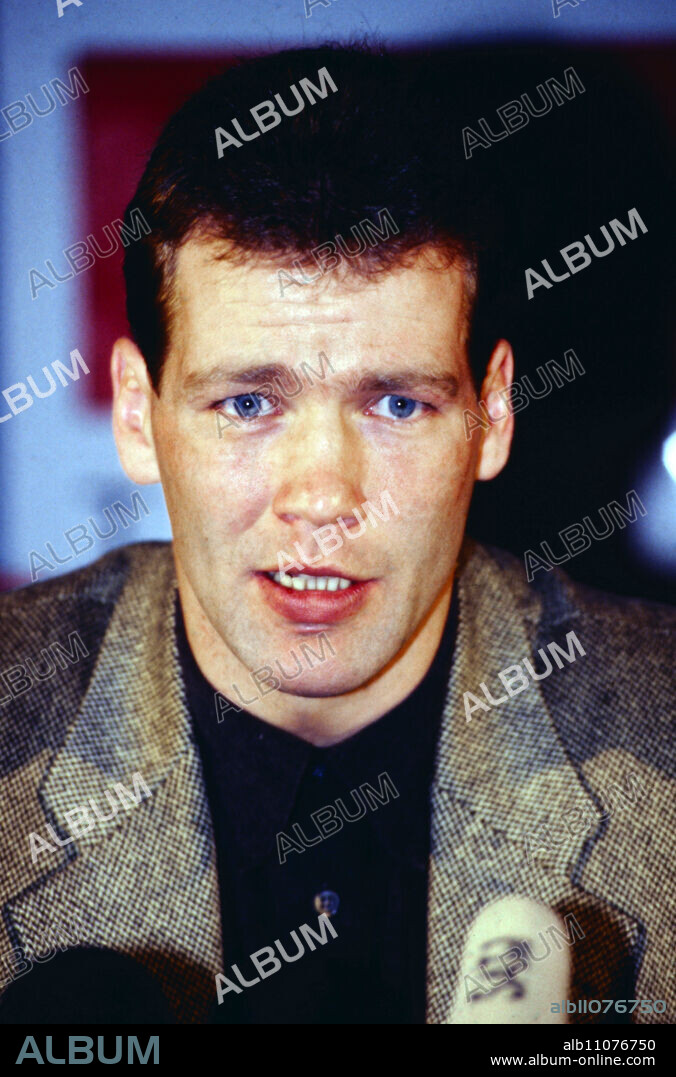 Henry Maske, former German boxer, known as: the Gentleman, European middleweight champion in 1985 in Budapest and Turin, Olympic middleweight champion in 1988 in Seoul, professional light heavyweight world champion in 1989 in Moscow, here at the RTL press conference for the film: Henry without a mask, Germany, 1995.