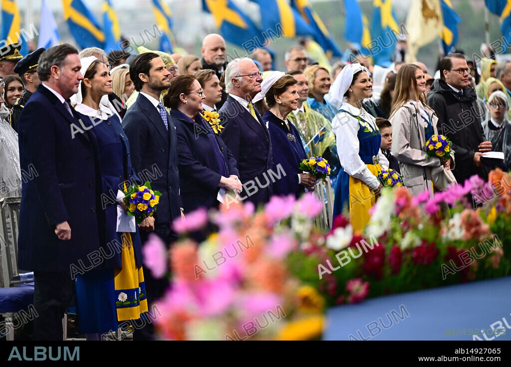 STOCKHOLM, SWEDEN 20250606. Christopher O'Neill, Princess Madeleine, Prince Carl Philip, Helena Norlén, King Carl Gustaf, Queen Silvia, Crown Princess Victoria, Prince Oscar, Princess Estelle and Prince Daniel celebrate National Day at Skansen with a National Day concert at the Solliden stage. Photo: Magnus Lejhall / TT / Code 10658.
