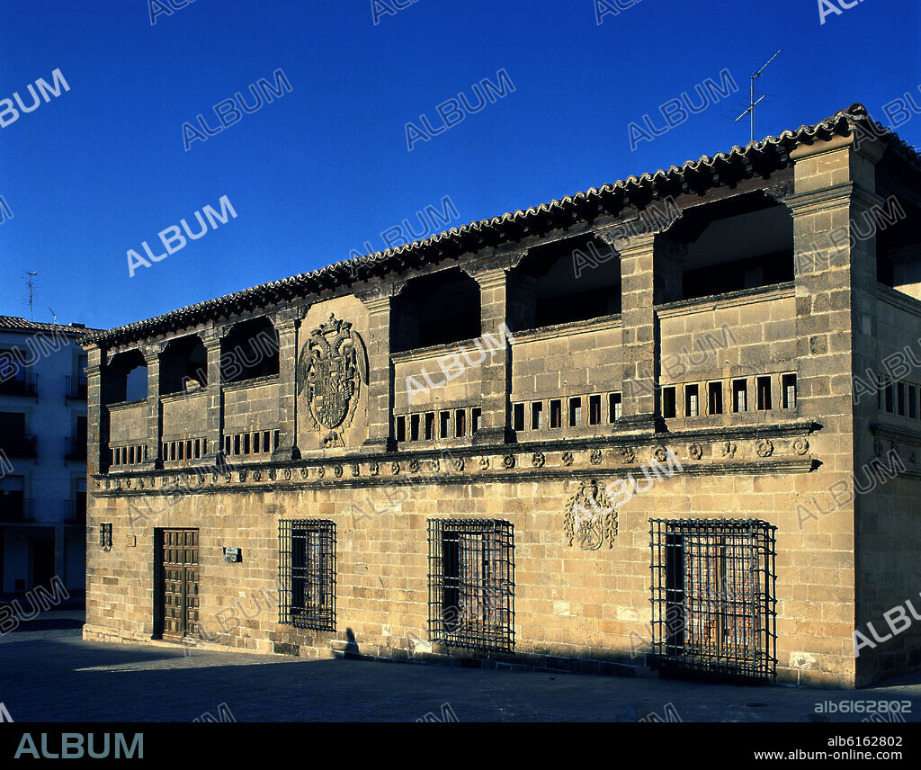 FACHADA DE LA ANTIGUA CARNICERIA CONSTRUCCION DEL SIGLO XVI CONVERTIDA EN ARCHIVO HISTORICO Y MUSEO.