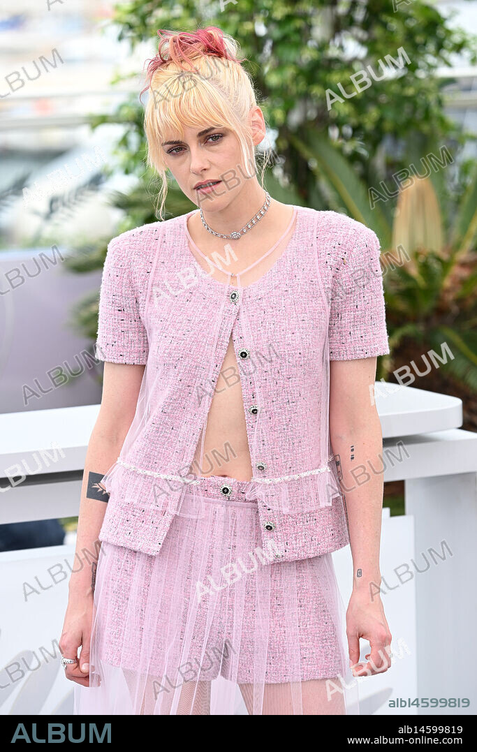 May 16, 2025, Cannes, France: CANNES, FRANCE - 16 MAI (G-D) : Kristen STEWART, RÃ©alisatrice (Ãtats-Unis), lors du photocall de Â«Â The Chronology of WaterÂ Â» [Un Certain Regard] au 78Ã¨me Festival de Cannes au Palais des Festivals le 16 mai 2025 Ã  Cannes, France. (Credit Image: © Valentina Claret/PsnewZ via ZUMA Press).