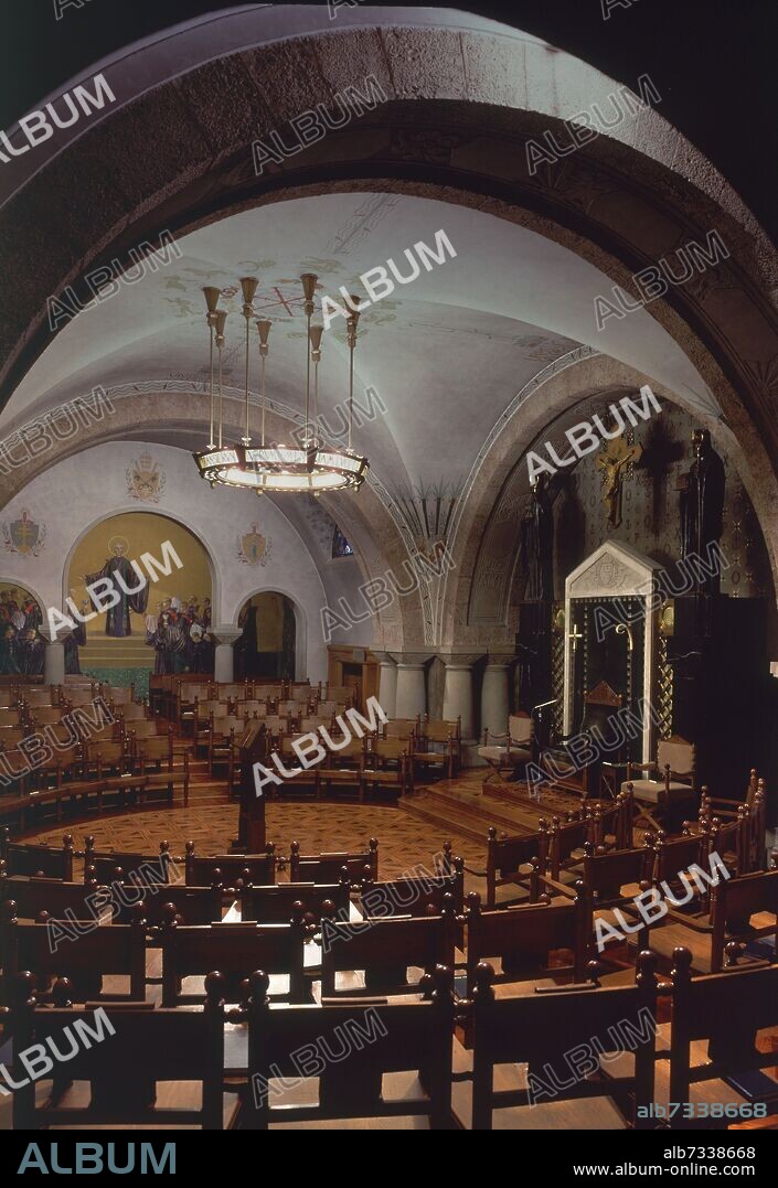 MARCO SANTIAGO. SALA CAPITULAR DEL MONASTERIO BENEDICTINO DE MONSERRAT MODIFICADA EN 1940- PINTURAS DE PERE PRUNA REALIZADAS EN 1960-61.
