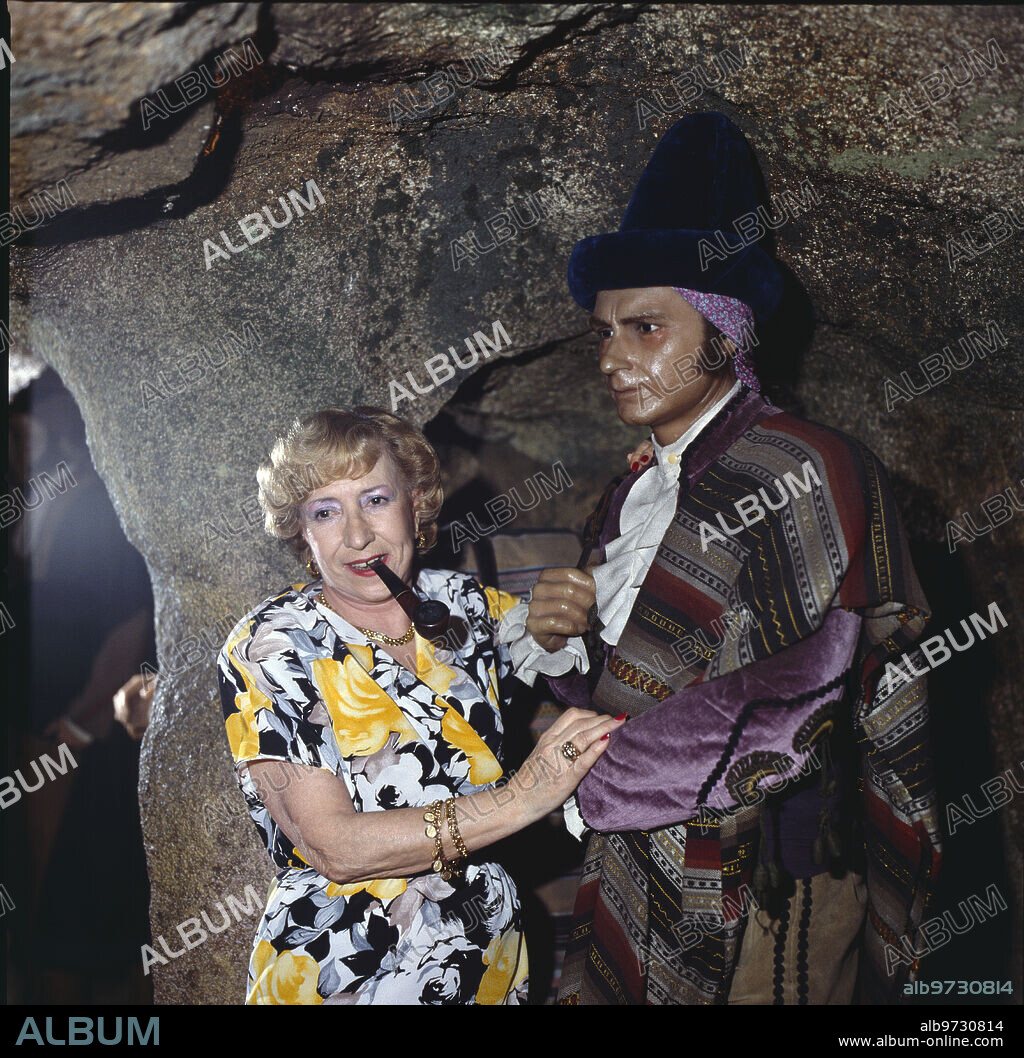 Madrid, November 1988. Margarita Landi photographed in the Madrid Wax Museum, in the crime rooms.