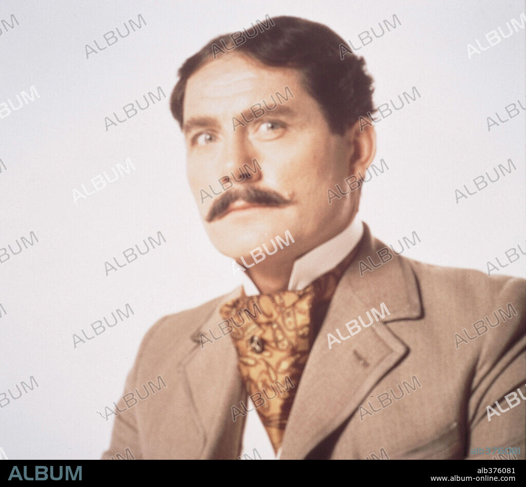 ROBERT SHAW en EL JOVEN WINSTON, 1972 (YOUNG WINSTON), dirigida por RICHARD ATTENBOROUGH. Copyright COLUMBIA PICTURES.