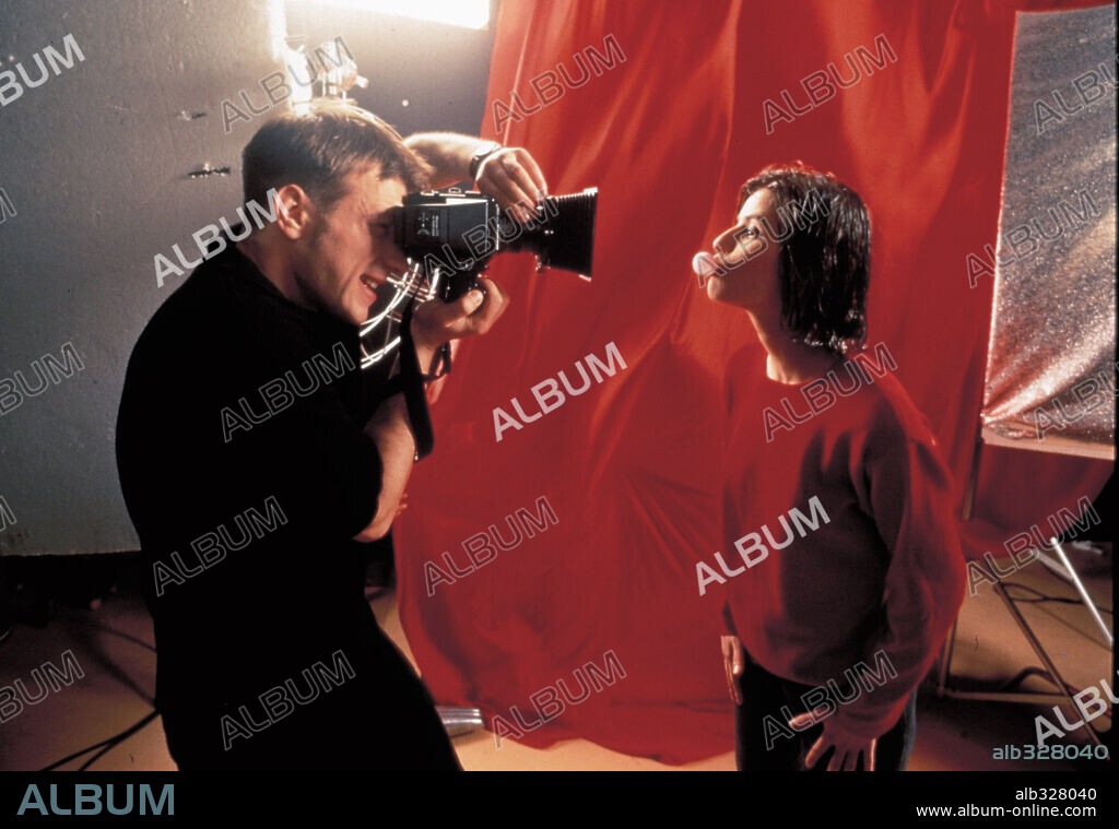 IRENE JACOB in THREE COLOURS: RED, 1994 (TROIS COULEURS: ROUGE), directed by KRZYSZTOF KIESLOWSKI. Copyright CAB PRODUCTIONS/FRANCE 3 CINEMA/TSR/CANAL +.