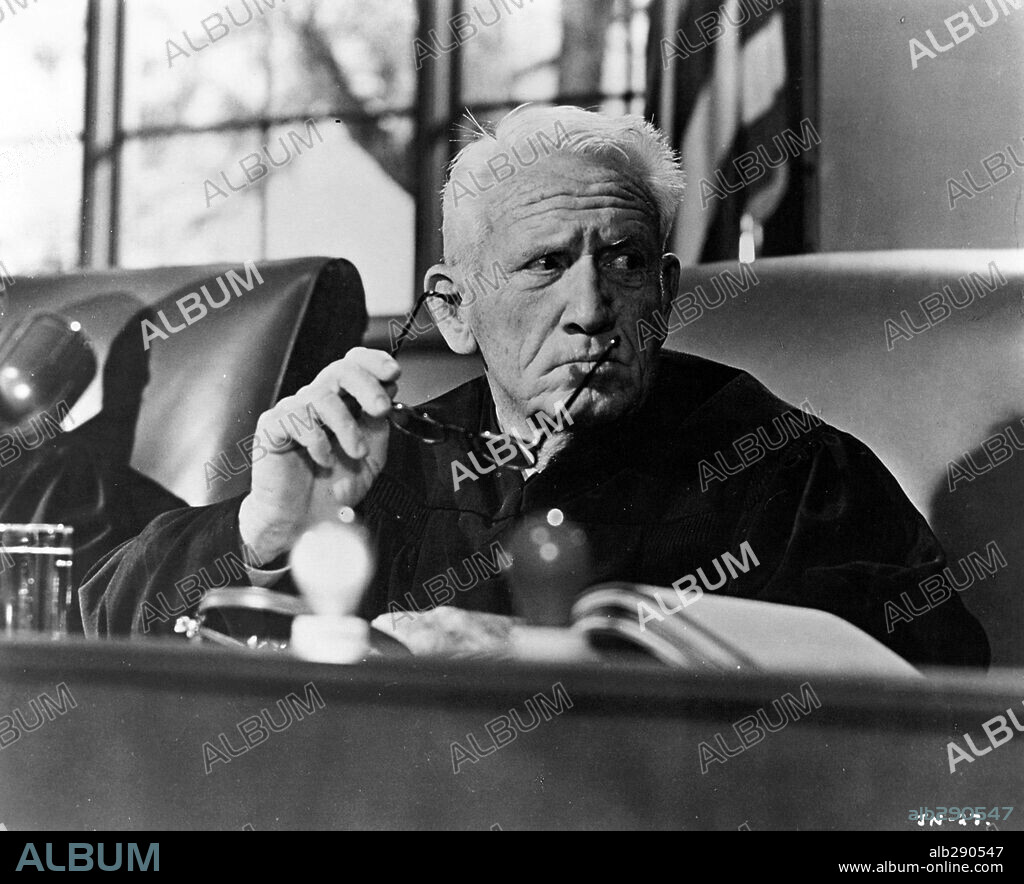 SPENCER TRACY en VENCEDORES O VENCIDOS?, 1961 (JUDGMENT AT NUREMBERG), dirigida por STANLEY KRAMER. Copyright UNITED ARTISTS.