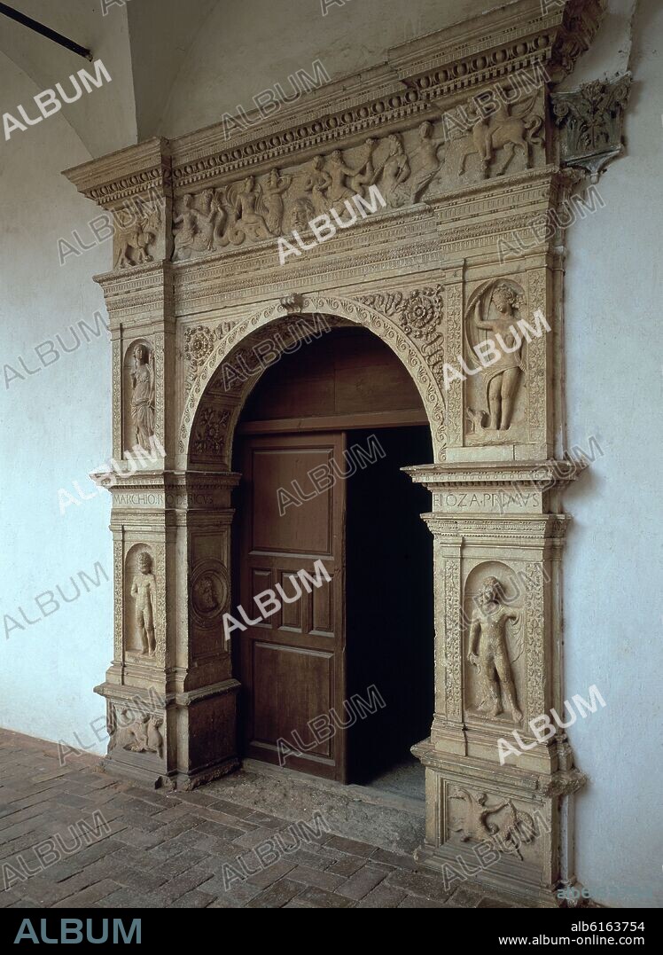 PLANTA SUPERIOR- PUERTA DE LOS SALONES DE LOS MARQUESES-TEMAS Y PERSONAJES MITOLOGICOS.
