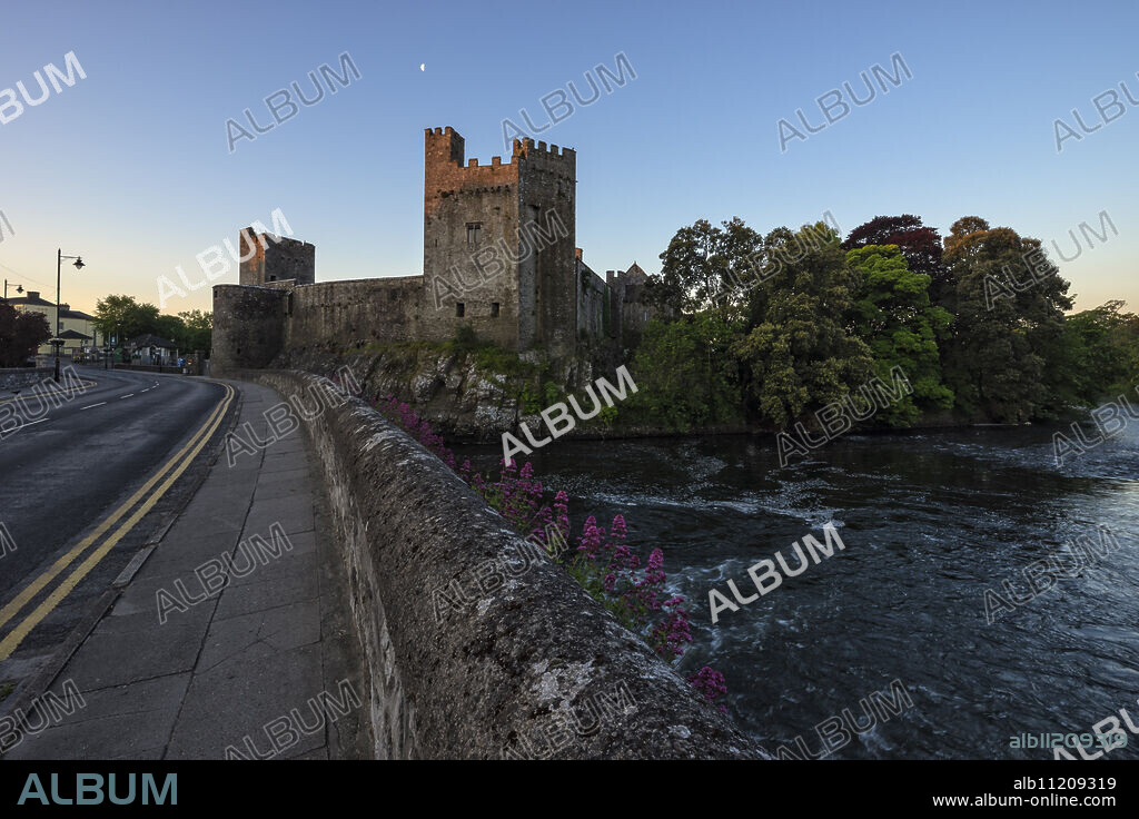 Cahir Castle, County Tipperary, Munster, Republic of Ireland, Europe.