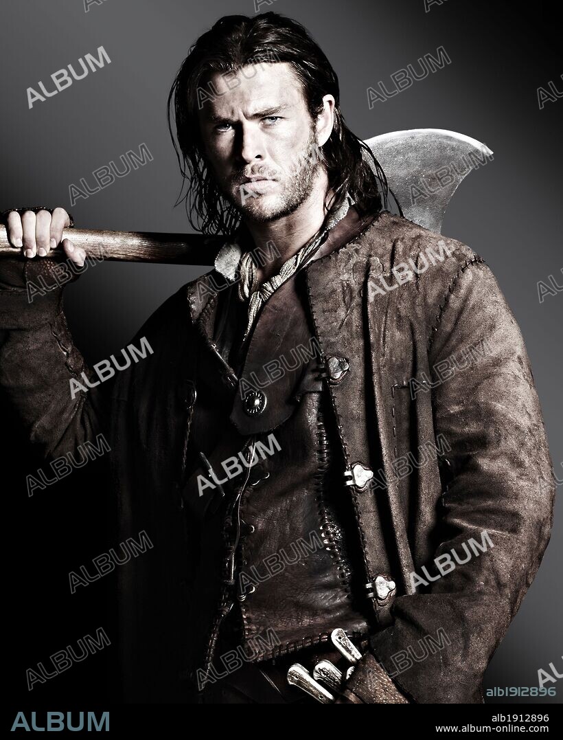 CHRIS HEMSWORTH en BLANCANIEVES Y LA LEYENDA DEL CAZADOR, 2012 (SNOW WHITE AND THE HUNTSMAN), dirigida por RUPERT SANDERS. Copyright UNIVERSAL PICTURES.