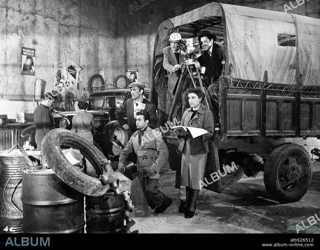 ANTONIO OZORES en CERCA DE LA CIUDAD, 1952. Copyright GOYA PRODUCCIONES CINEMATOGRAFICAS.